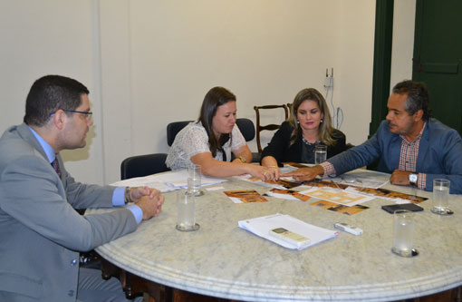 Ivana Bastos e presidente da Câmara de Caetité se reúnem com diretor do IPAC
