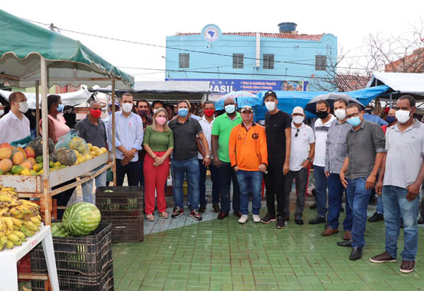 Ivana Bastos cumpre agenda de trabalho no município de Malhada