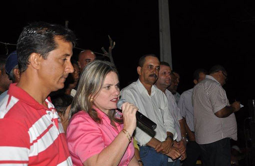 Moradores de localidades de Palmas de Monte Alto festejam chegada de energia elétrica