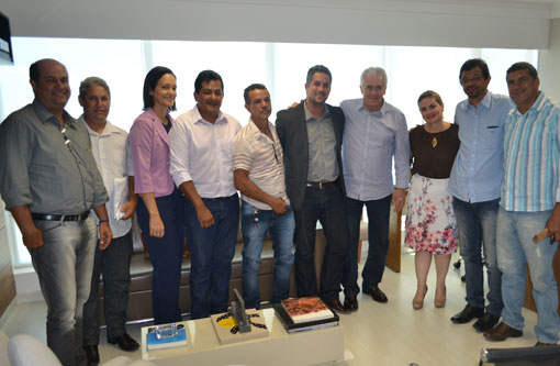 Ivana Bastos e comitiva de Palmeiras se reúnem com senador Otto Alencar