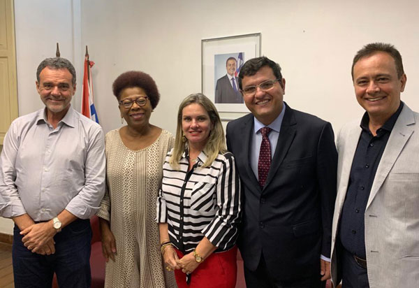 Ivana Bastos cobra a reabertura do Centro de Cultura de Guanambi