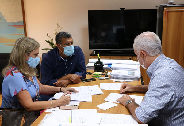 Ivana Bastos: Investimentos para a infraestrutura dos municípios em destaque na Seinfra