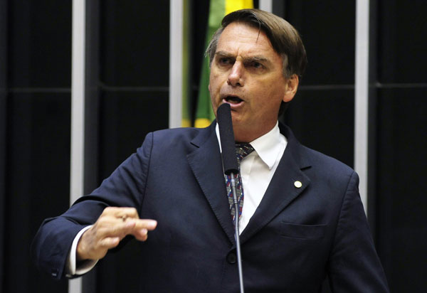 Pesquisa BTG: Bolsonaro lidera com 33%, Haddad aparece com 16% e Ciro Gomes com 14%.