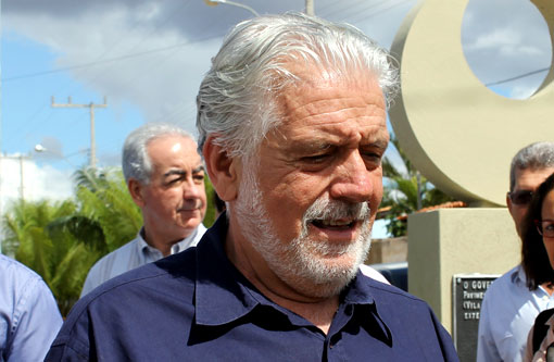 Jaques Wagner prevê guerra política na Câmara após denúncia contra Eduardo Cunha