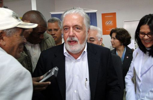 Governo entrega em Vitória da Conquista mais ambulâncias para diversos municípios