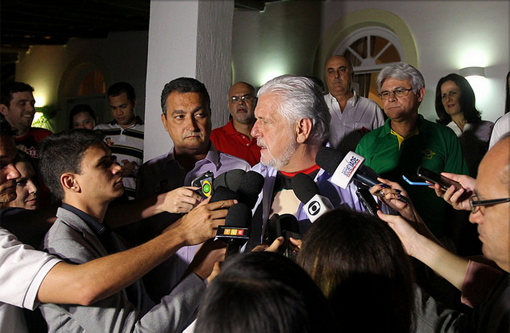 Governador Jaques Wagner fala à imprensa sobre processo eleitoral