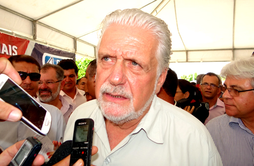 Jaques Wagner relata ter sofrido preconceito em restaurante de São Paulo