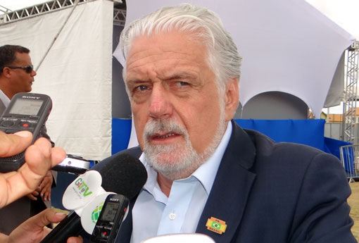 Justiça suspende pensão vitalícia de ex-governadores na Bahia