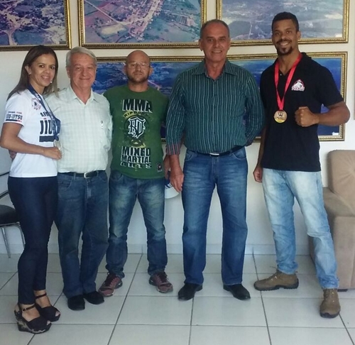 Equipe da Aranha Team tem encontro com o prefeito Aguiberto e o secretário Miguel para agradecer apoio recebido 