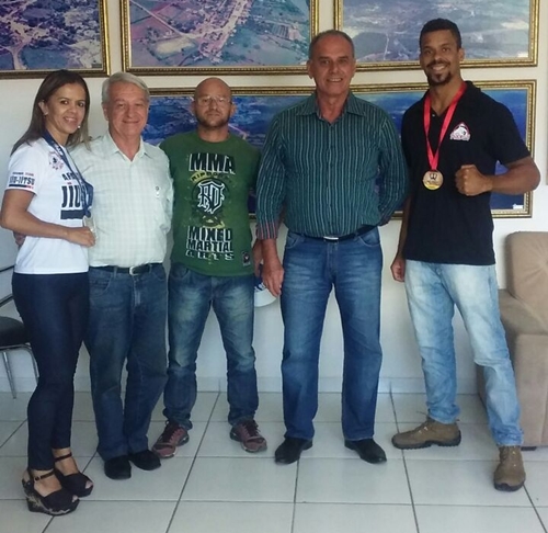 Equipe da Aranha Team tem encontro com o prefeito Aguiberto e o secretário Miguel para agradecer apoio recebido 