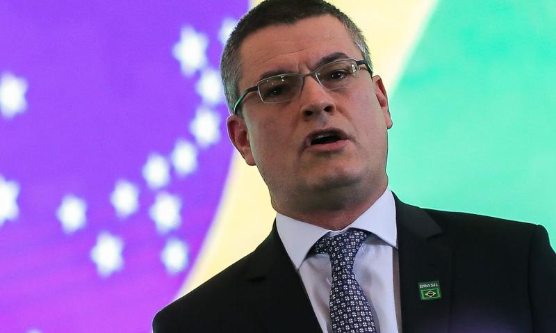 Bolsonaro exonera diretor-geral da PF nomeado por Sérgio Moro