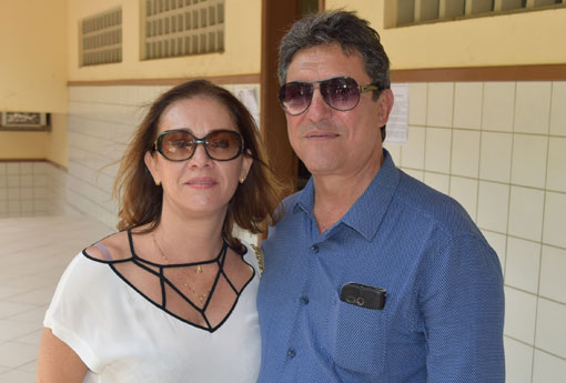 Brumado: João Bonfim votou no CEB e esteve acompanhado da esposa
