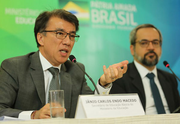 Ministério da Educação anuncia R$ 115 milhões para levar internet banda larga a escolas