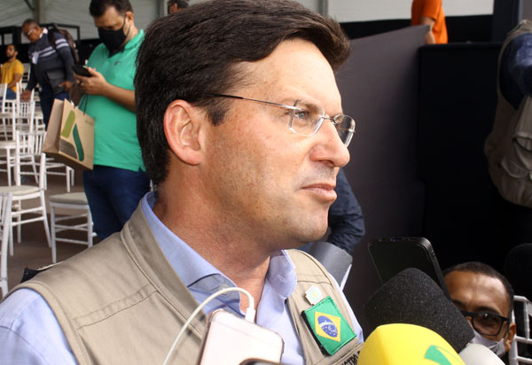 Flávio Bolsonaro diz que ‘João Roma como nosso candidato, tira ACM Neto do segundo turno’