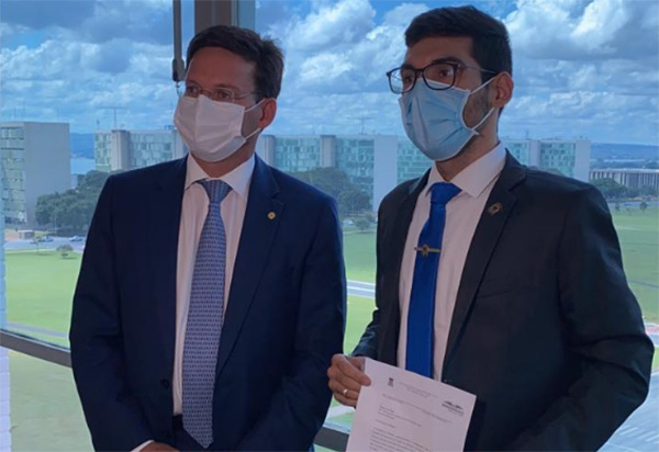 Vereador João Vasconcelos consegue equipamentos para UTI Covid de Brumado