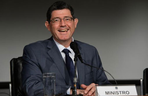 Levy nega decisão para adiar reajuste do salário mínimo em 2016