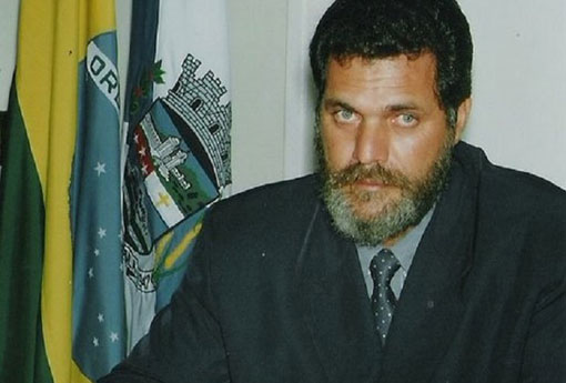 Vereador infarta durante comício e morre no RJ