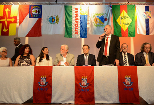 Reitor e vice-reitor da Uneb tomam posse para quadriênio 2018-2021