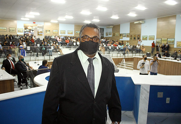 José Carlos de Jonas segue intubado na UTI do Hospital das Clínicas de Conquista