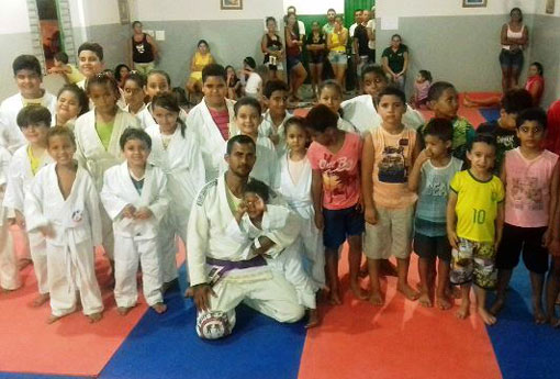 Tiro de Guerra de Brumado desenvolve projetos sociais