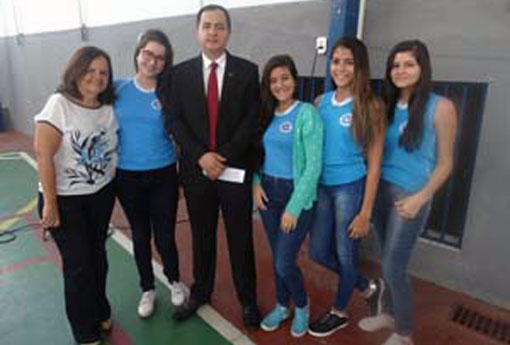 Brumado: Juiz Genivaldo Alves Guimarães palestrou para alunos do Monteiro Lobato