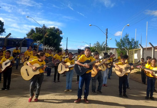 Justiça Estadual doou 36 instrumentos musicais para projeto 'Patrulhando a Cidadania' da PRE