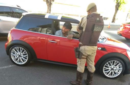 Salvador: Cantor e vereador Igor Kannário tem CNH e veículo apreendidos durante blitz