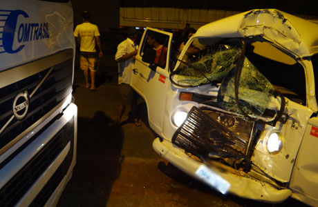 Brumado: Colisão envolvendo veículo que presta serviço a Fiol