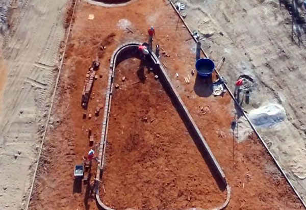 Brumado: estão em andamento as obras de pavimentação da Lagoa Funda