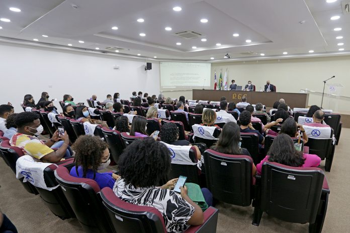 Governo lança cartilha que orienta agentes públicos estaduais no período eleitoral