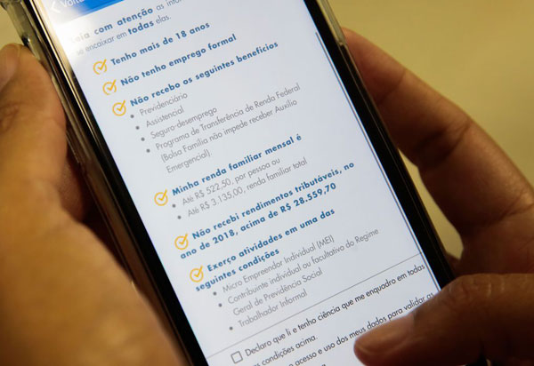 Hoje é o último dia para pedir o auxílio emergencial