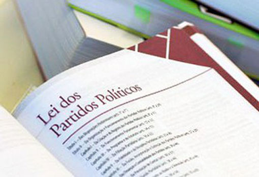 Partidos devem entregar lista de filiados até hoje (13)