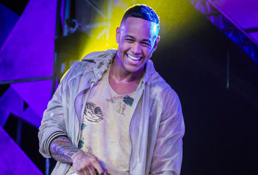 'Santinha' de Léo Santana é eleita a música do Carnaval 2017