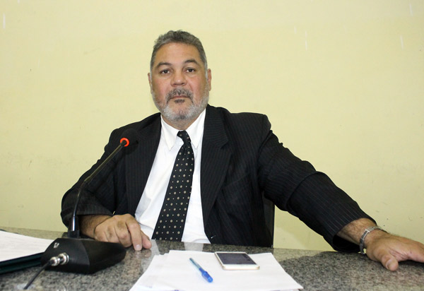 Brumado: Presidente do Legislativo, Léo Vasconcelos rebate críticas e diz que não mencionam os grandes feitos dos vereadores