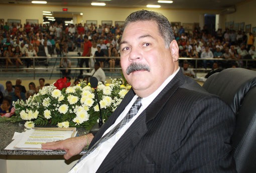 Léo Vasconcelos é eleito presidente da Câmara de Vereadores de Brumado