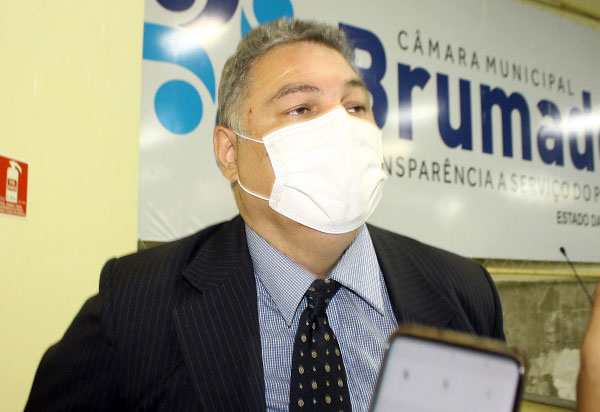 Léo Vasconcelos comemora liberação de mais R$ 450 mil para a Estrada de Ubiraçaba; 'já são quase R$ 3 milhões só para essa importante obra', destacou