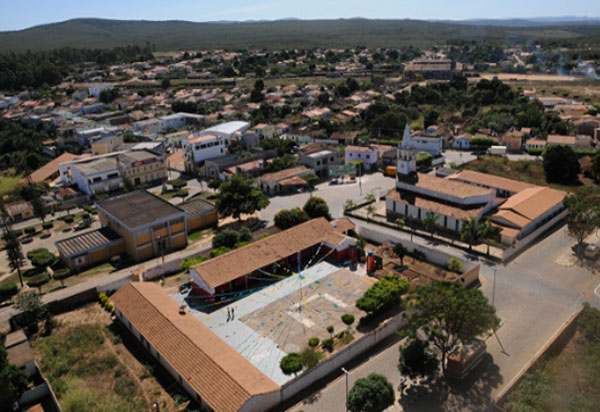 Licínio de Almeida e mais nove municípios têm transporte suspenso na Bahia; total chega a 290