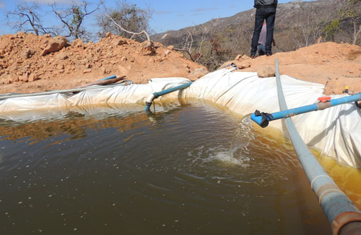 Licínio de Almeida: Moradores reclamam de desperdício de água