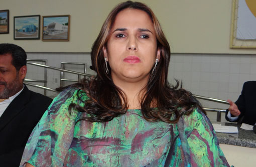 'O trabalhador que luta o dia todo, está dando de comer para aquele que não faz nada, que só quer roubar e matar'' desabafa vereadora Liu Vasconcelos