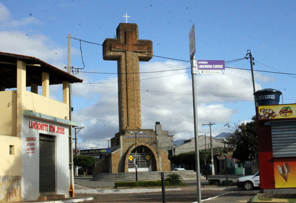 Livramento: dupla se passa por agente de saúde e rouba R$ 4 mil reais de aposentada