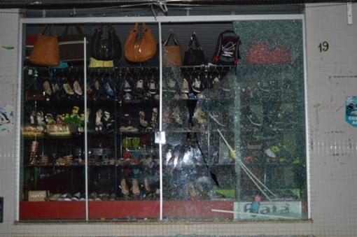 Bandidos fortemente armados explodem dois bancos em Livramento de Nossa Senhora