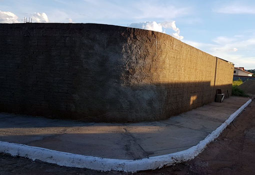 Lotes estão à venda em condomínio fechado no Bairro Santa Tereza, em Brumado