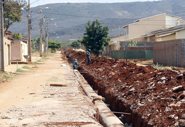 Brumado: moradores do Bairro Maria de Lourdes Machado Viana Leite são beneficiados com obras de infraestrutura