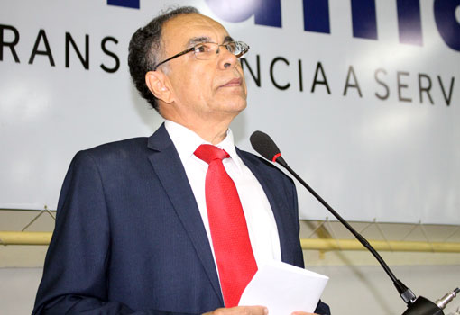 Desembargador Lourival Trindade recebeu na Câmara de Vereadores o Título de Cidadão Brumadense