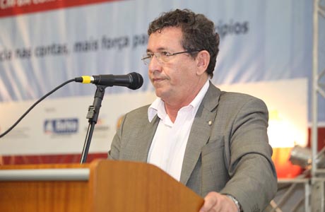 CAETANO: CONTRA A CRIAÇÃO DE MUNICÍPIOS NA BAHIA