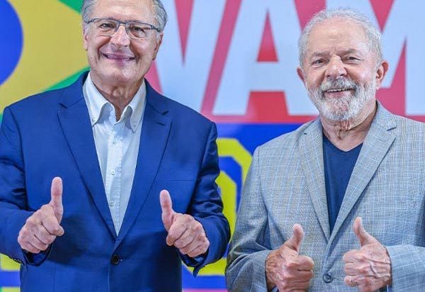 Chapa Lula-Alckmin registra candidatura no TSE