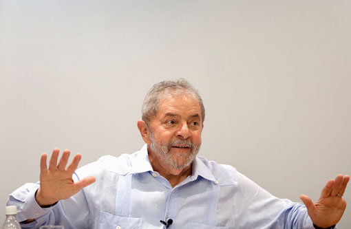 Lula: 'a economia a gente resolve amanhã, mas evitar o golpe é hoje'