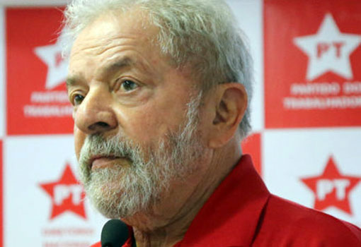 Juiz do DF manda apreender passaporte do ex-presidente Lula