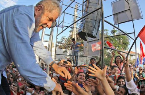 Lula alcança 40% das intenções de voto espontâneas, diz pesquisa Vox Populi