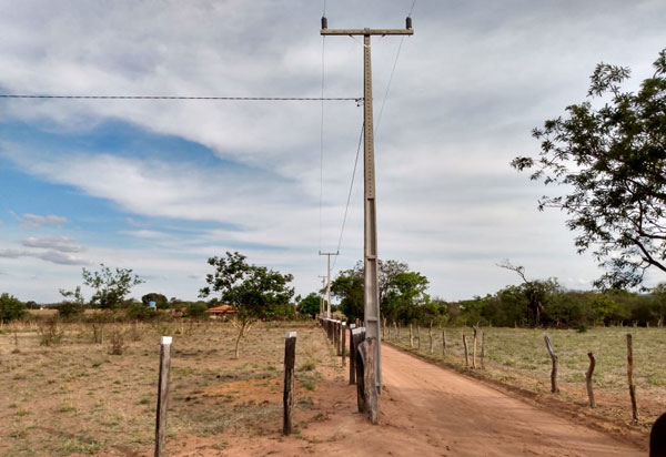 Após pedido de Ivana, 21 famílias são beneficiadas com energia elétrica